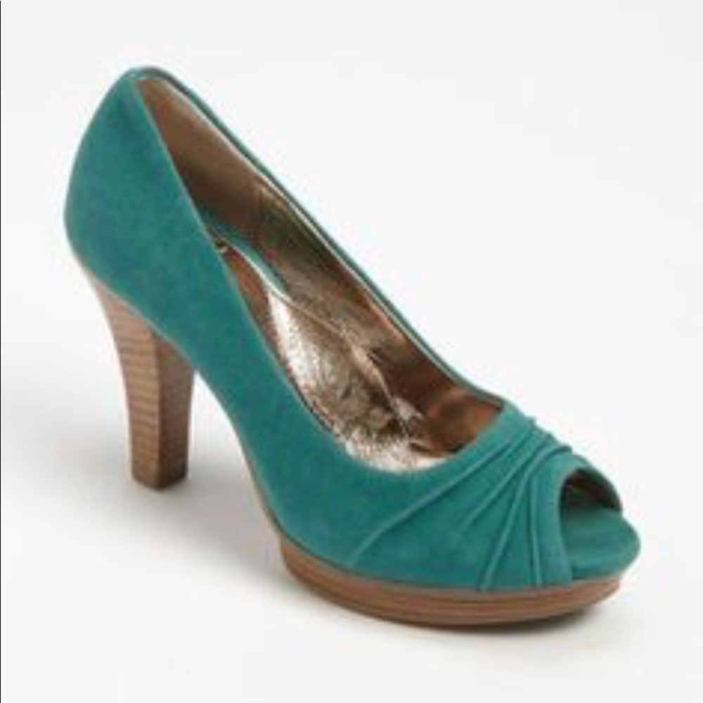 SÖFFT Suede Platform Peep-Toe Pumps. NWOT
